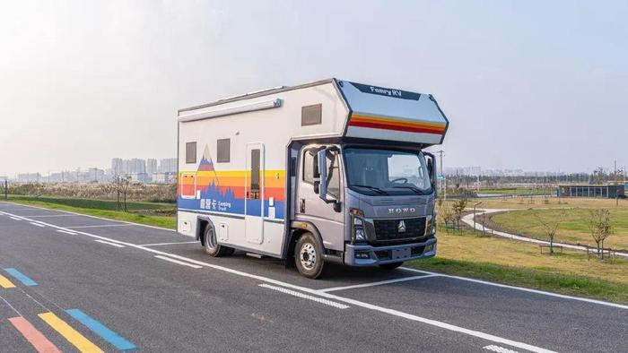 豪华露营新体验 法美瑞CampingTruck露营卡 奢享房车生活